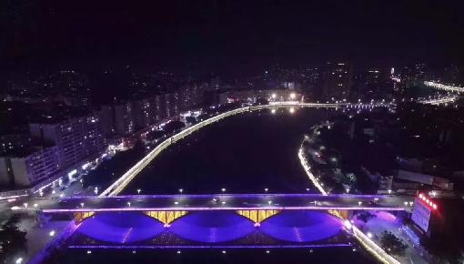 夜幕下的一江兩岸悄然換裝，照亮了每一位樂昌人的心！.jpg